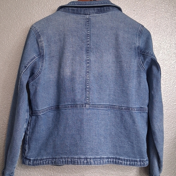 Blue Denim Jacket with Floral Embroidery        Size L - Picture 11 of 14